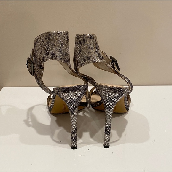 Vince Camuto Women's Tarma Sandal Size 9 Ankle Strap Gray Silver Snake - Picture 12 of 12